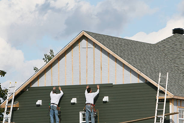Professional Siding Contractor technician working in Loyalhanna, PA